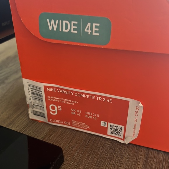 NWT Nike Varsity Compete TR 3 4E Black and white sz 9.5 mens sneakers - Picture 5 of 5